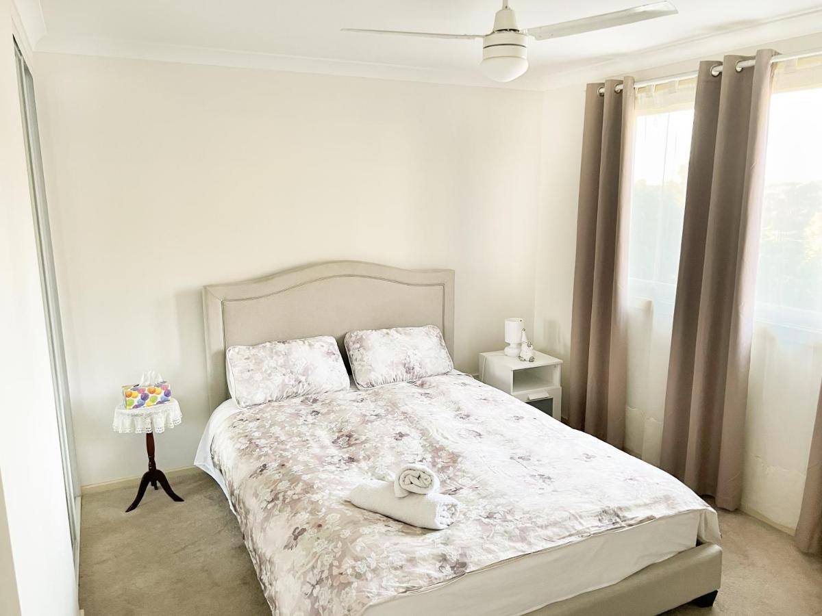 Bright & Beautiful Home On The Hills! Kelmscott エクステリア 写真