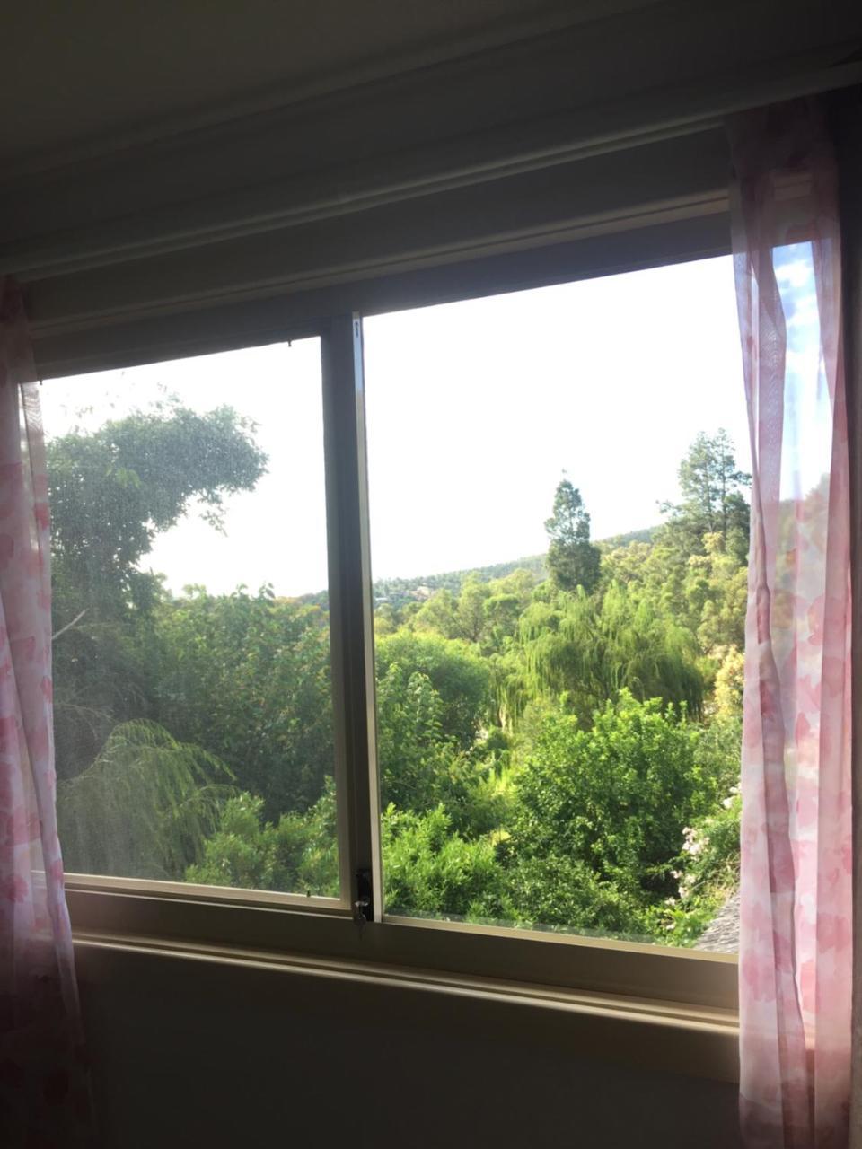 Bright & Beautiful Home On The Hills! Kelmscott エクステリア 写真