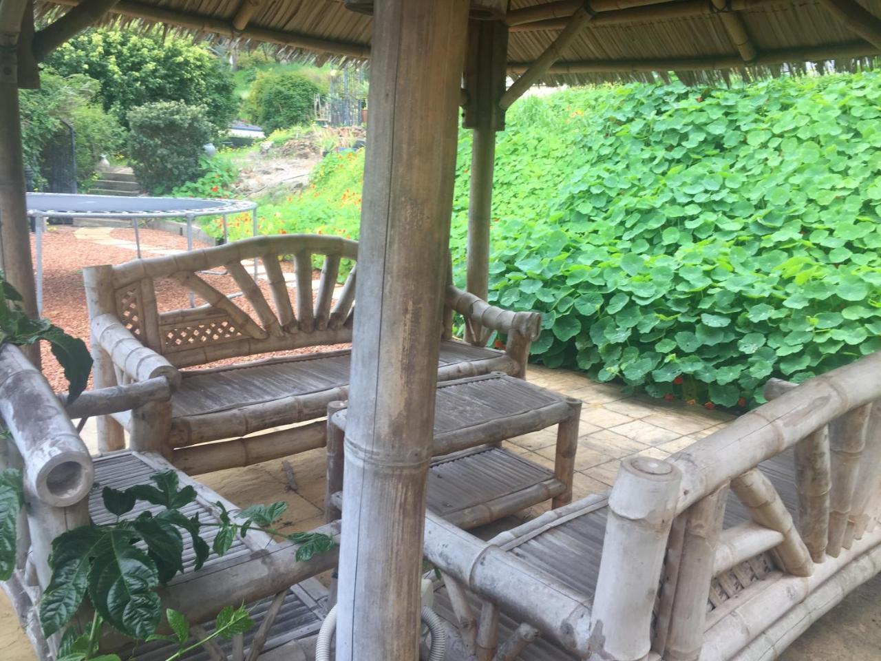 Bright & Beautiful Home On The Hills! Kelmscott エクステリア 写真
